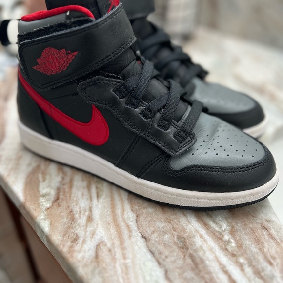 Jordan’s - Picture 3 of 3